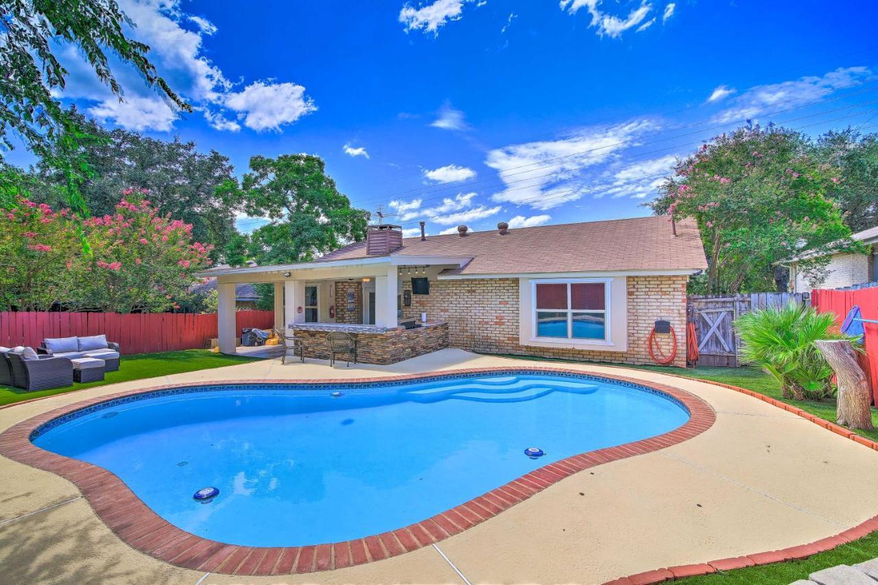 San Antonio Oasis With Hot Tub, Pool And Outdoor Bar! Villa Kültér fotó